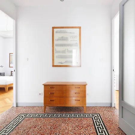 Apartment Joivy Deluxe Flat Near City Centre